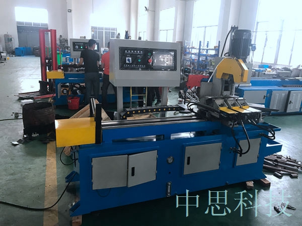 MC355全自動(dòng)切管機(jī)一天能下多少段料。